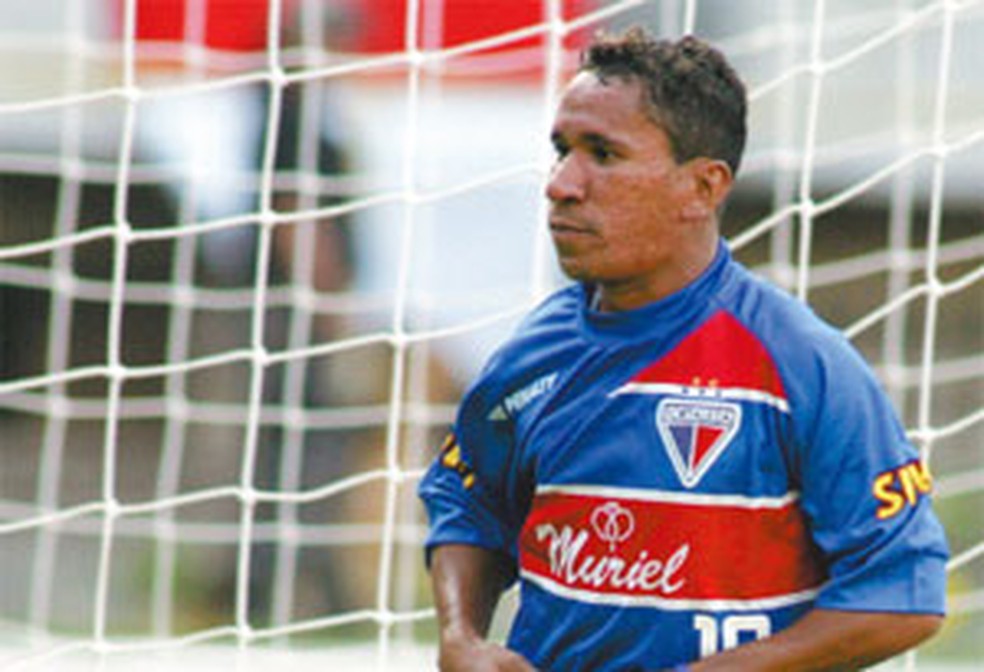 Em 2002, Clodoaldo era um dos cearenses do elenco tricolor (Foto: Kiko Silva/Agência Diário)