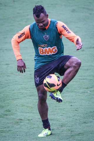 Início bom, final amargo: Fernandinho tem desafio de ser regular no Grêmio