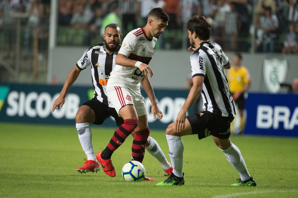 Arrascaeta não jogou bem contra o Galo e foi substituído novamente — Foto: Alexandre Vidal/Flamengo
