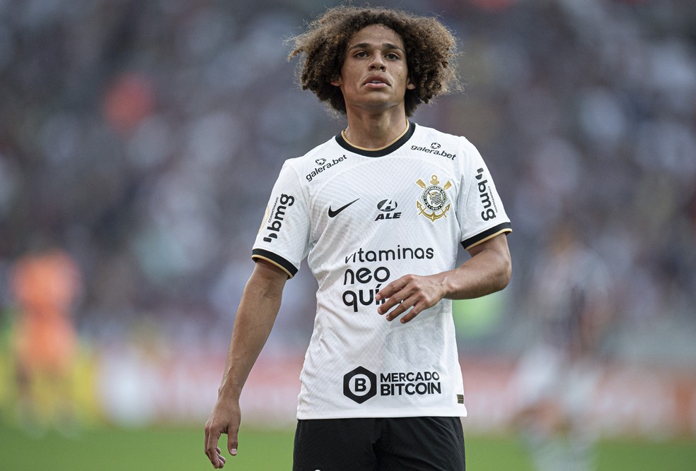 Corinthians escalou 3 jogadores de 18 anos contra o Fluminense