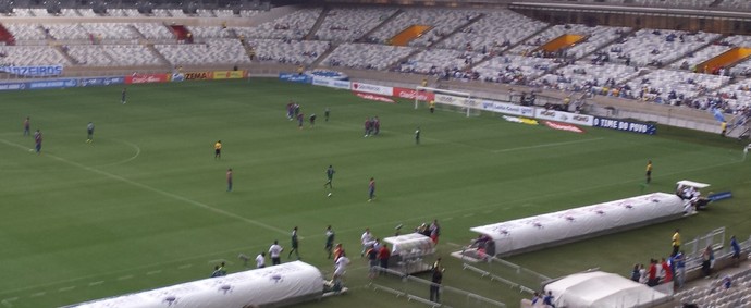 Clássico no Mineirão teve chuva de granizo, protesto e golaço no fim