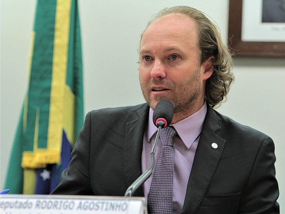 Deputado federal da frente ambientalista do Congresso, Agostinho assume o Ibama.