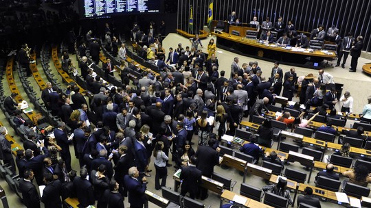 Resultado de imagem para Na vÃ©spera de enviar reforma da PrevidÃªncia, Bolsonaro sofre derrota anunciada na CÃ¢mara
