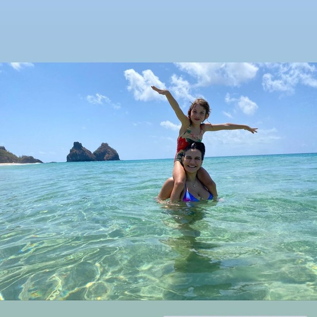 Malvino Salvador e Kyra Gracie curtem férias em família em   Fernando de Noronha (Foto: Reprodução/Instagram)