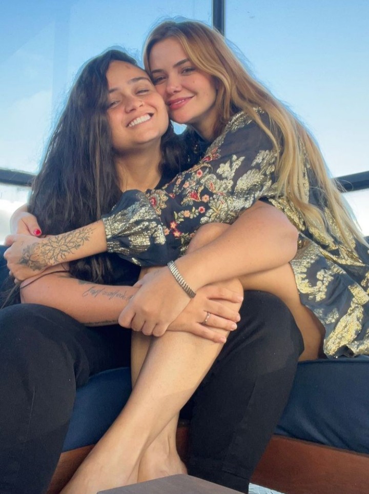 Marcela McGowan e Luiza celebram um ano e meio juntas (Foto: Reprodução/Instagram)