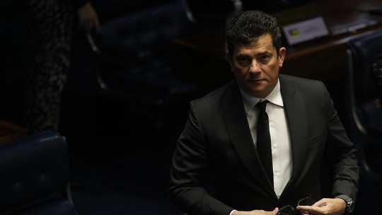 Moro tem novo embate com senador do PT no Senado: 'decadência moral' e 'roubo na Petrobras'