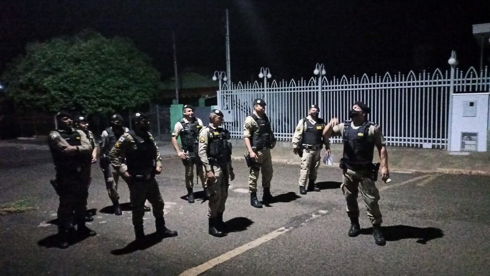 Treinamento prático de enfrentamento a ataque a instituição financeira da equipe da Polícia Militar da 5ª RPM, no Triângulo e Alto Paranaíba — Foto: Polícia Militar/Divulgação