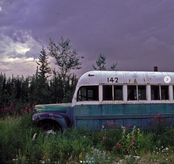 O ônibus do filme Na Natureza Selvagem (2007) (Foto: Reprodução)