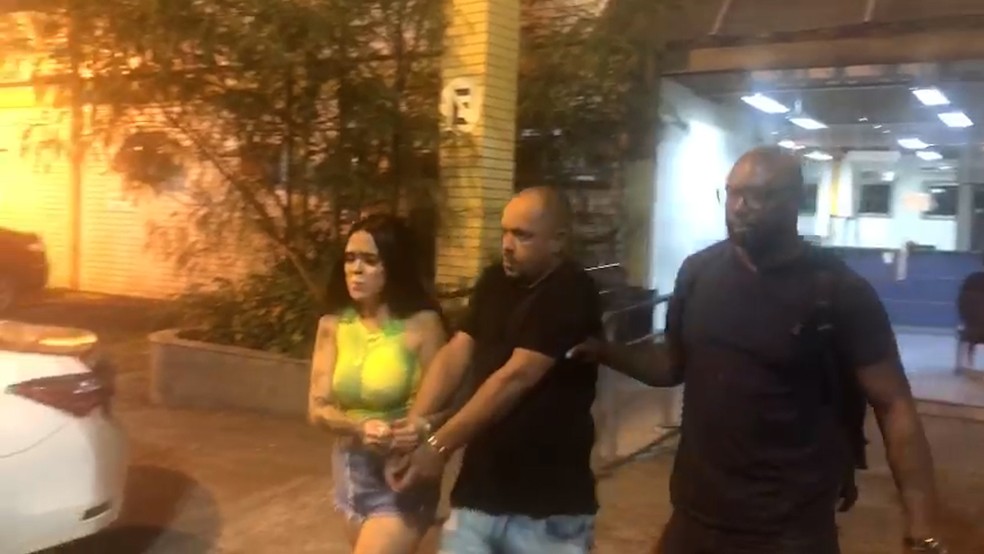 Influencer é presa e investigada por praticar saidinha de banco — Foto: Reprodução