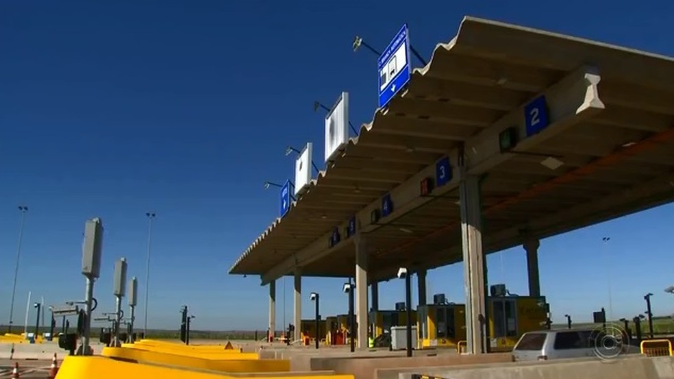 Motoristas que ultrapassam limite de velocidade em pedágios são multados na região de Bauru — Foto: Reprodução/TV TEM