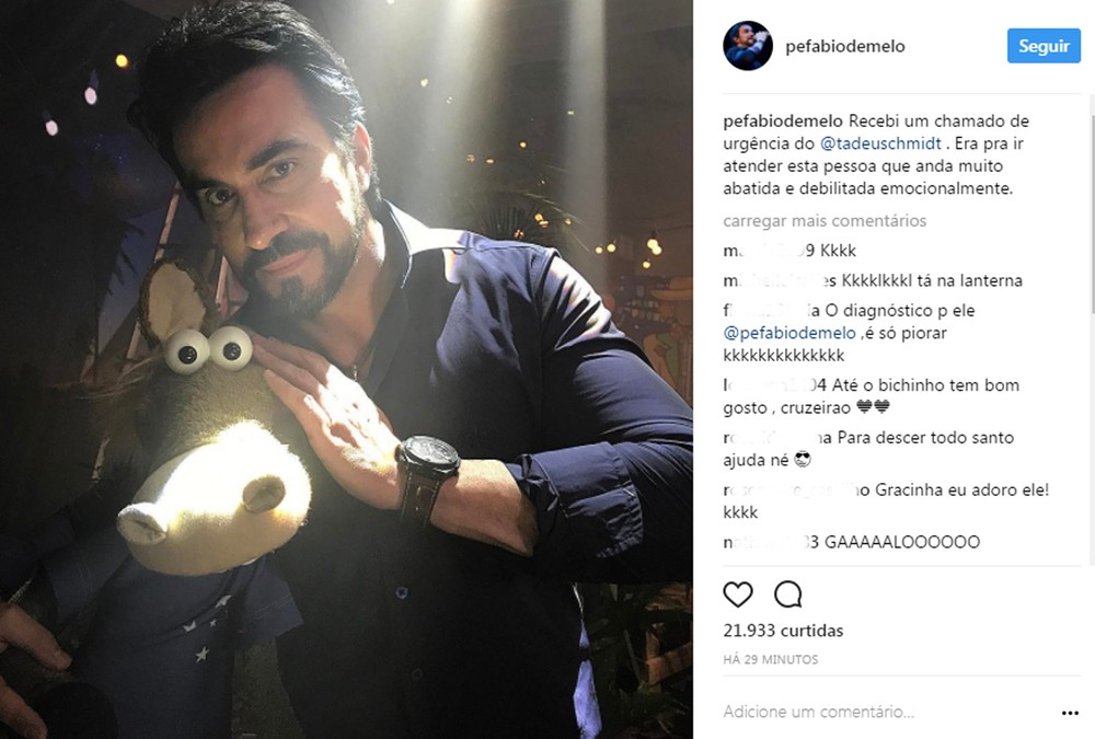 Momento turbulento do Cruzeiro rende brincadeira de padre com apresentador do Fantástico