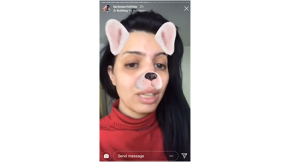 A brasileira Larissa dos Santos Lima no vídeo no qual denuncia supostas traições de seu noivo (Foto: Instagram)