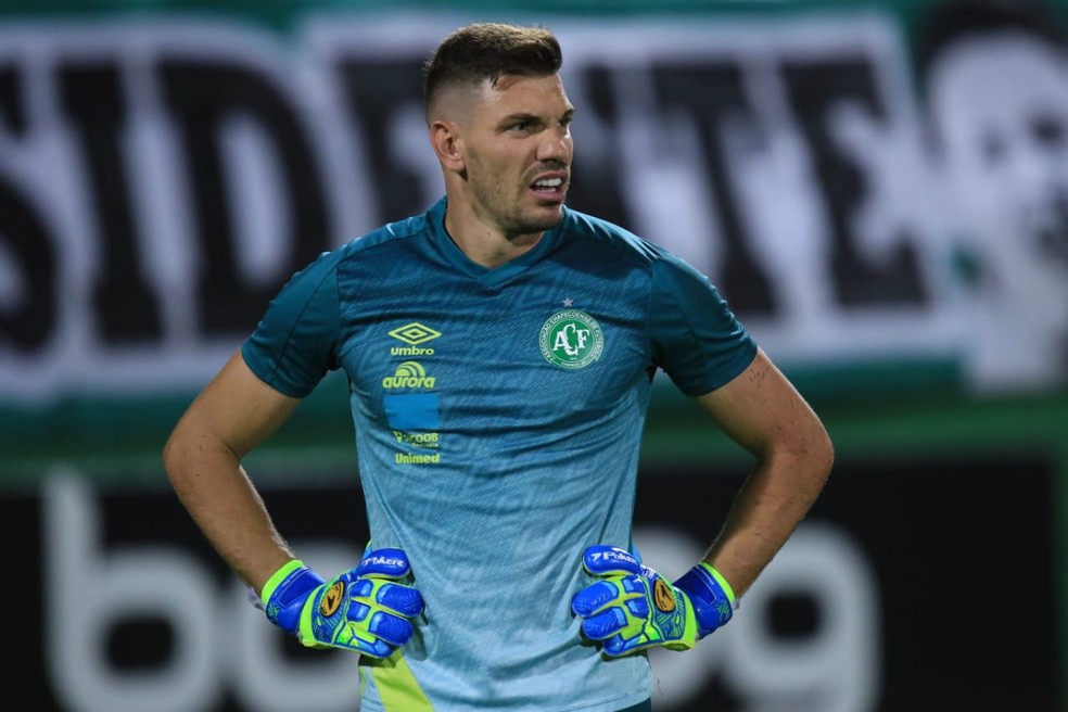 João Ricardo era o líder da zaga da Chapecoense — Foto: Márcio Cunha / Chapecoense
