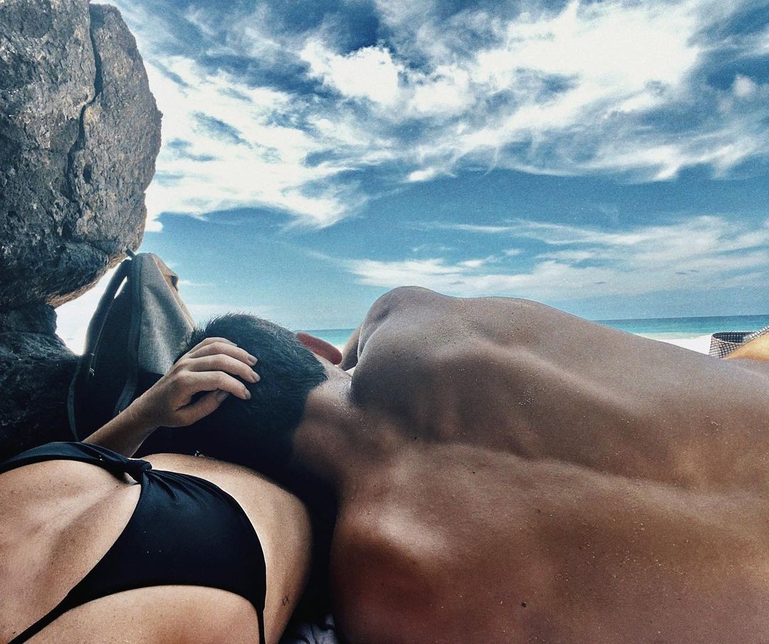 Fernanda Paes Leme assume namoro com Victor Sampaio (Foto: Reprodução / Instagram)