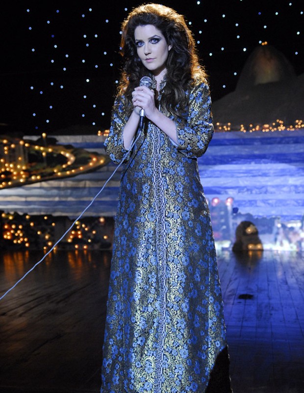 Atriz usa roupa original de Maysa na série sobre a cantora (Foto: Renato Rocha Miranda/ TV Globo)