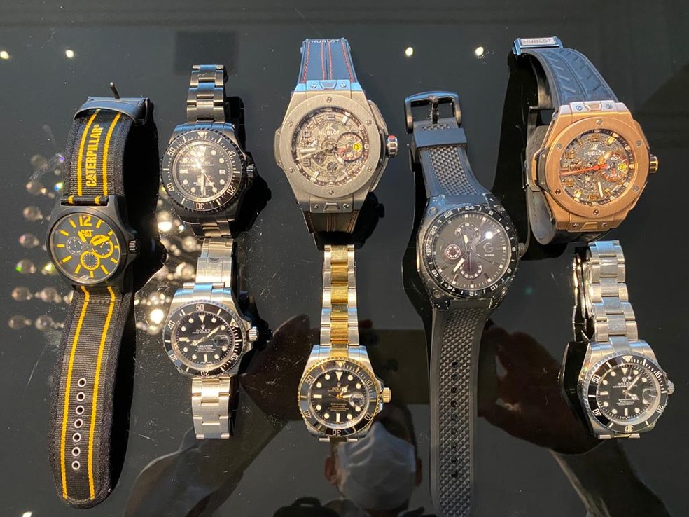 Relógios de luxo foram apreendidos pela PF em operação contra lavagem de dinheiro — Foto: Divulgação/PF