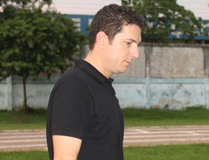 Heder Palmonari, técnico do Pimentense no primeiro confronto entre Santos e Pimentense (Foto: Shara Alencar/GLOBOESPORTE.COM)