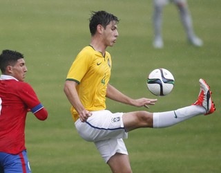 Ex-Grêmio estreia em clássico de Milão aos 17 anos e é monitorado por Bayern