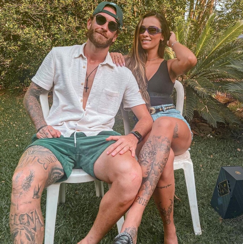 L&eacute;o Pereira curte a festa do t&iacute;tulo do Flamengo com a esposa &mdash; Foto: Reprodu&ccedil;&atilde;o