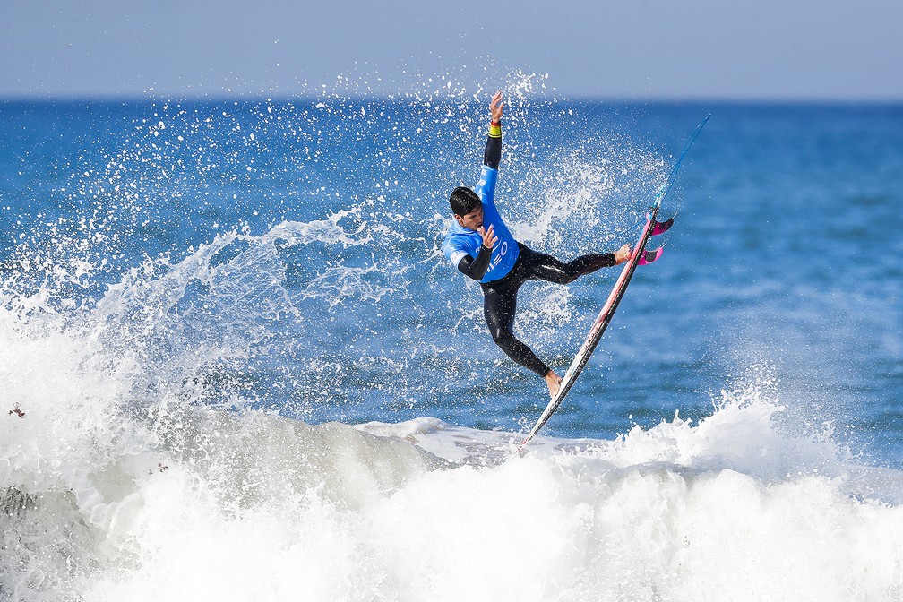 Gabriel Medina voa na final em em Portugal (Foto: Divulgação/WSL)