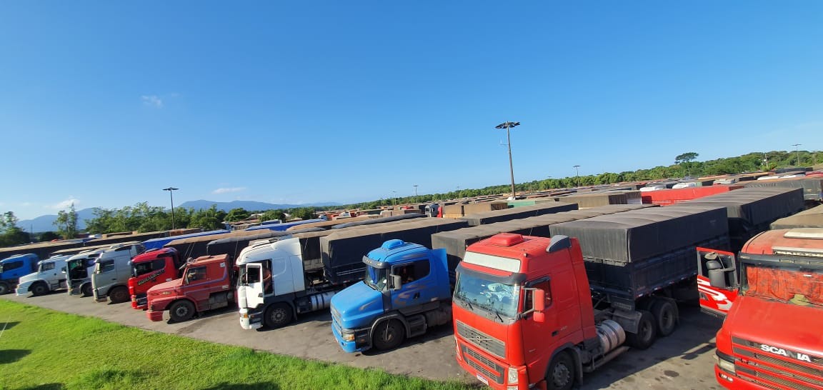 Caminhões no Porto de Paranaguá (Foto: Portos do Paraná/Divulgação)