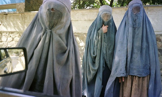 Afeganistão: Como era a vida das mulheres no governo do Talibã, que voltou  ao poder no país | Blog do Acervo - O Globo