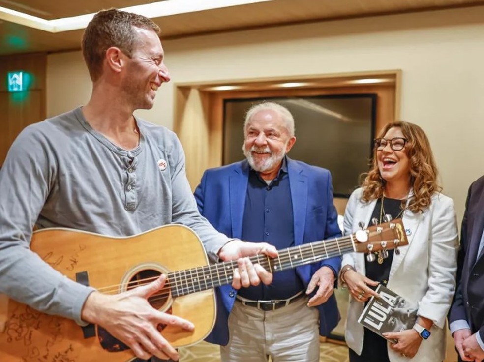 Lula e Janja se reúnem com vocalista do Coldplay, Chris Martin, no Rio — Foto: Reprodução