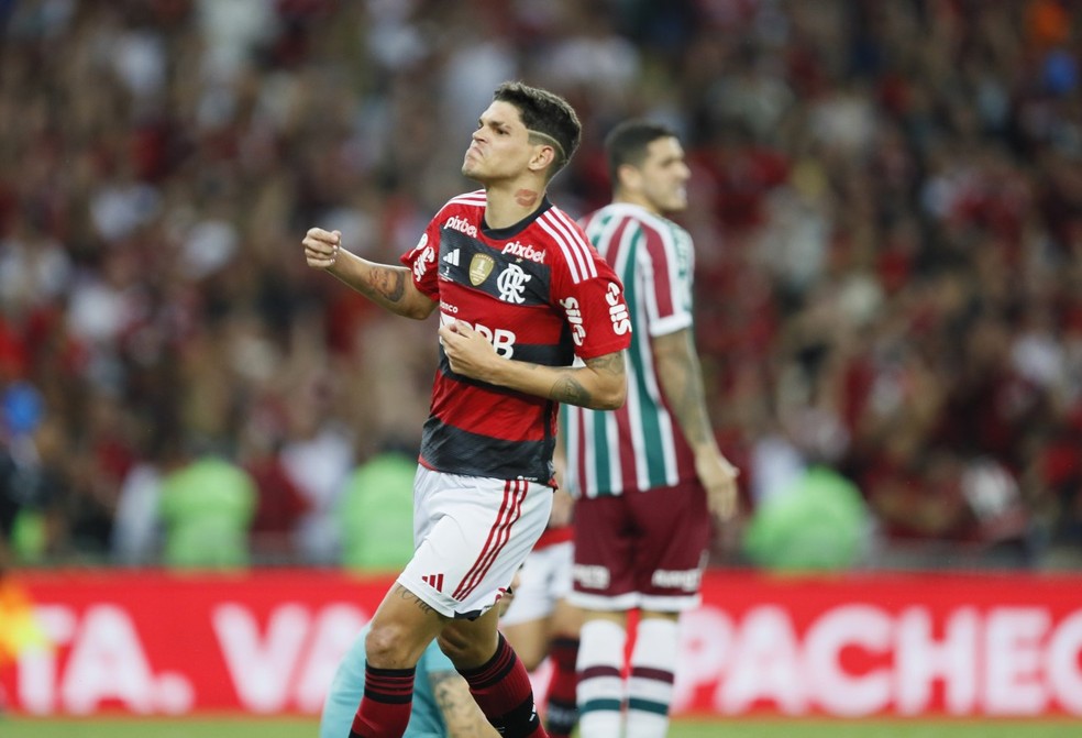 Ayrton Lucas - Flamengo x Fluminense &mdash; Foto: Andr&eacute; Dur&atilde;o