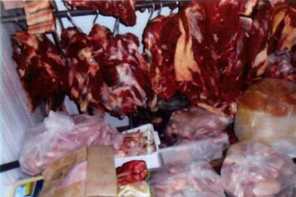 Ao todo, 540 kg de carne foram apreendidos no supermercado — Foto: MPE/Divulgação