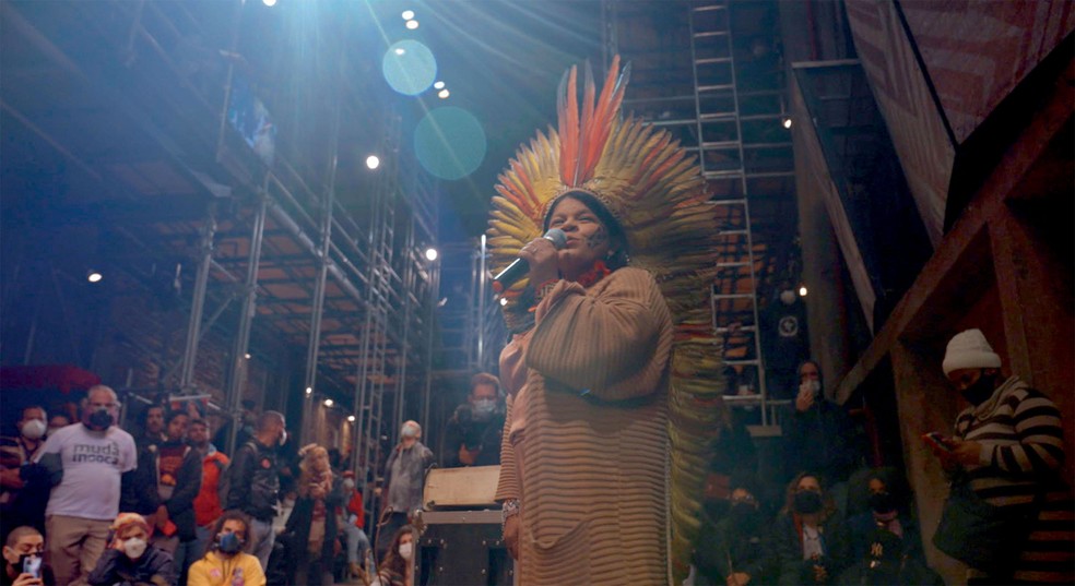 Sonia no lançamento da pré-candidatura a deputada federal por São Paulo, no teatro Oficina — Foto: Leo Otero/Divulgação