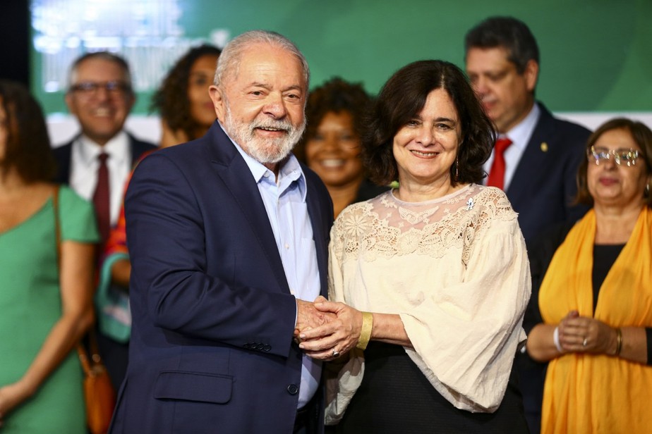 O presidente eleito, Luiz Inácio Lula da Silva, e a futura ministra da Saúde, Nísia Trindade