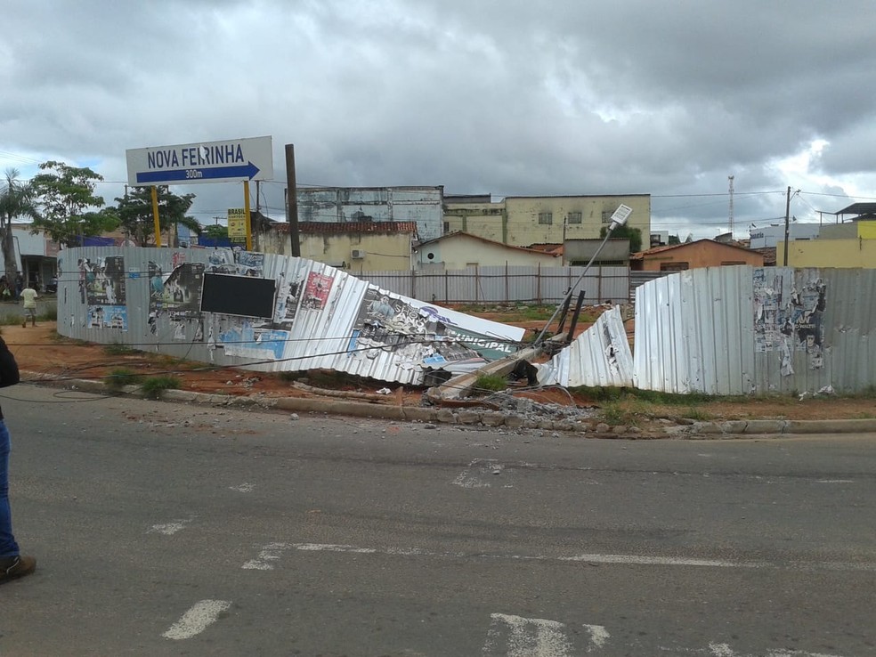 Acidente deixou mais de cem casas sem energia — Foto: Divulgação/Joab dos Santos