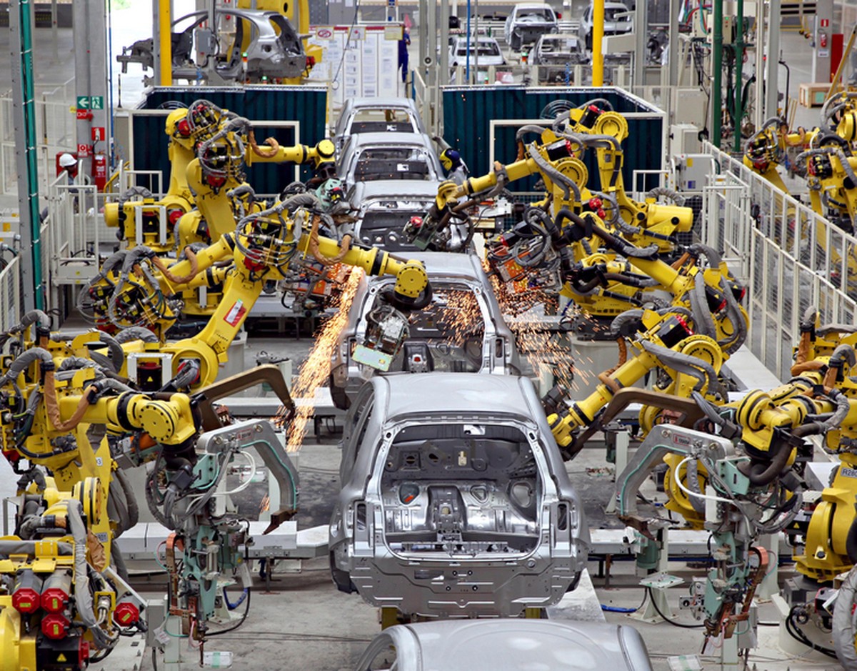 Uma Montadora De Automóveis EDUCA