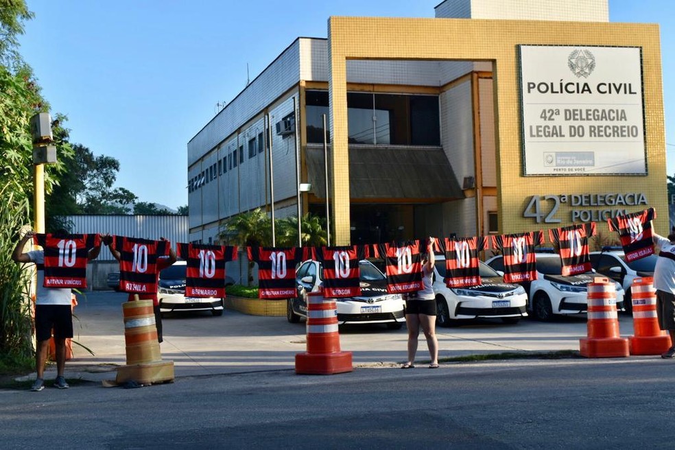"Flamengo da Gente" espalha varal de camisas em homenagem aos Garotos do Ninho pela cidade — Foto: Flamengo da Gente