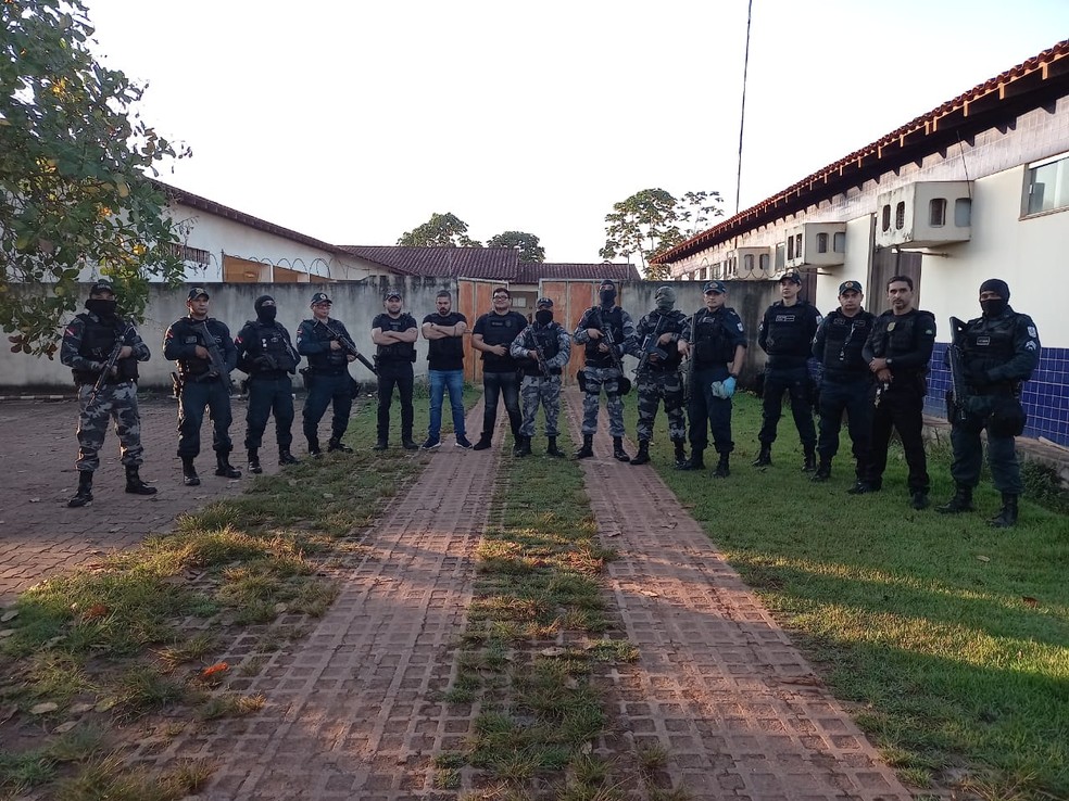 Policiais civis e militares participaram da Operação Soberano, em Rurópolis — Foto: Polícia Civil/Divulgação