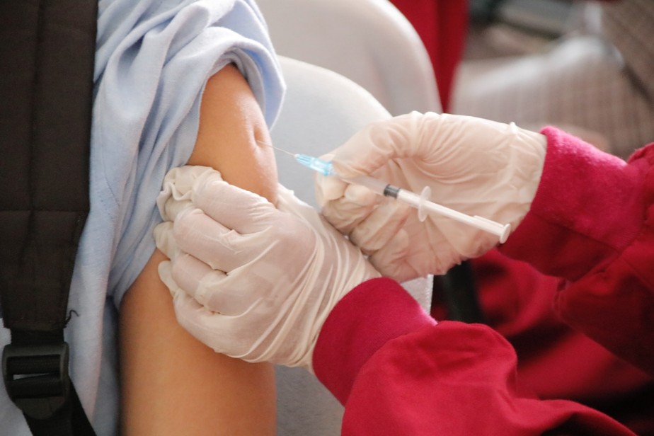 Vacina contra Covid-19 melhorou resposta a tratamento contra câncer em voluntários na China