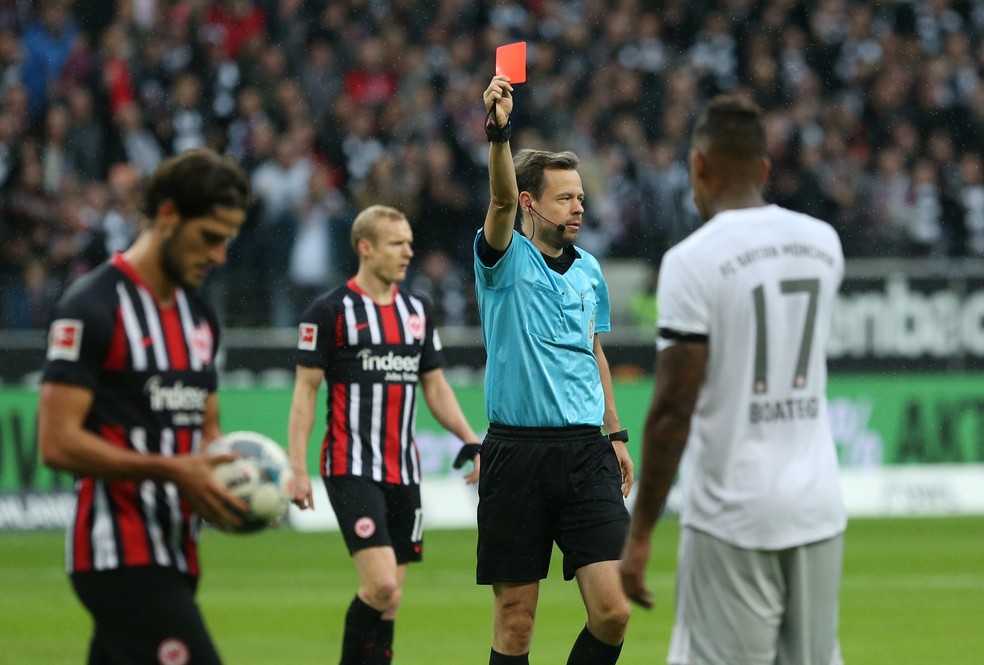 Bayern Sofre Goleada Do Eintracht Frankfurt Depois De Expulsao De Boateng Aos Nove Minutos Futebol Alemao Ge