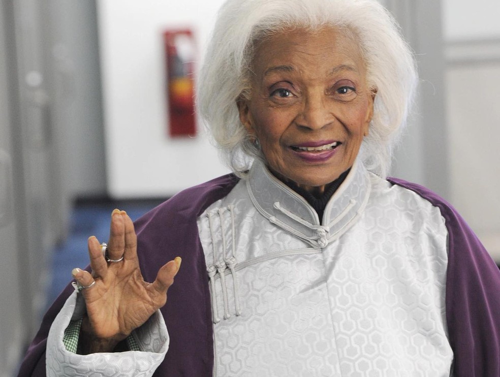 Nichelle Nichols interpretou a tenente Uhura em 'Jornada nas estrelas' — Foto: Reprodução/Instagram