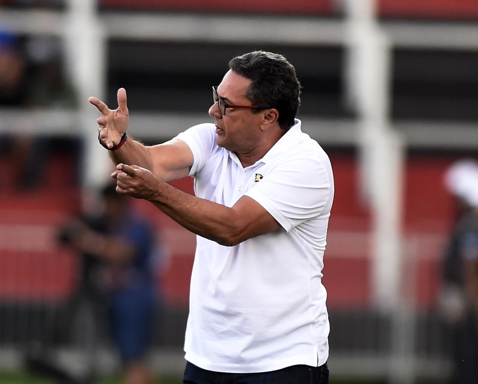 Vanderlei Luxemburgo enaltece o Flamengo (Foto: André Durão)
