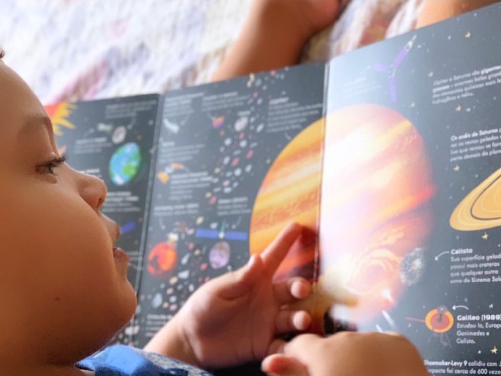 Guilherme é apaixonado por astrofísica e sistema solar  — Foto: Arquivo pessoal 