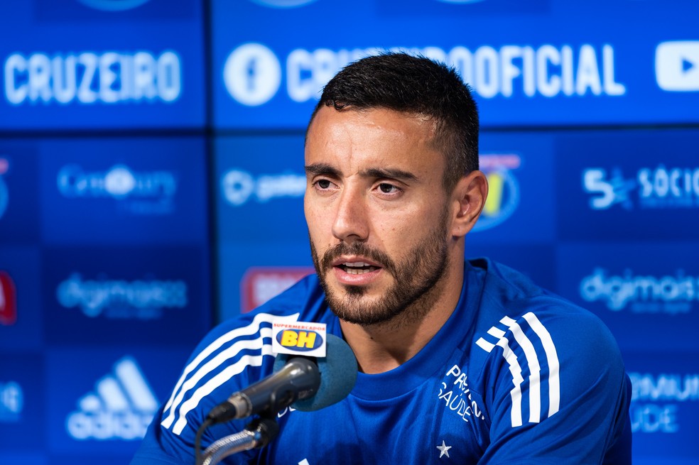 Alan Ruschel assume papel de experiência no Cruzeiro e exalta: 