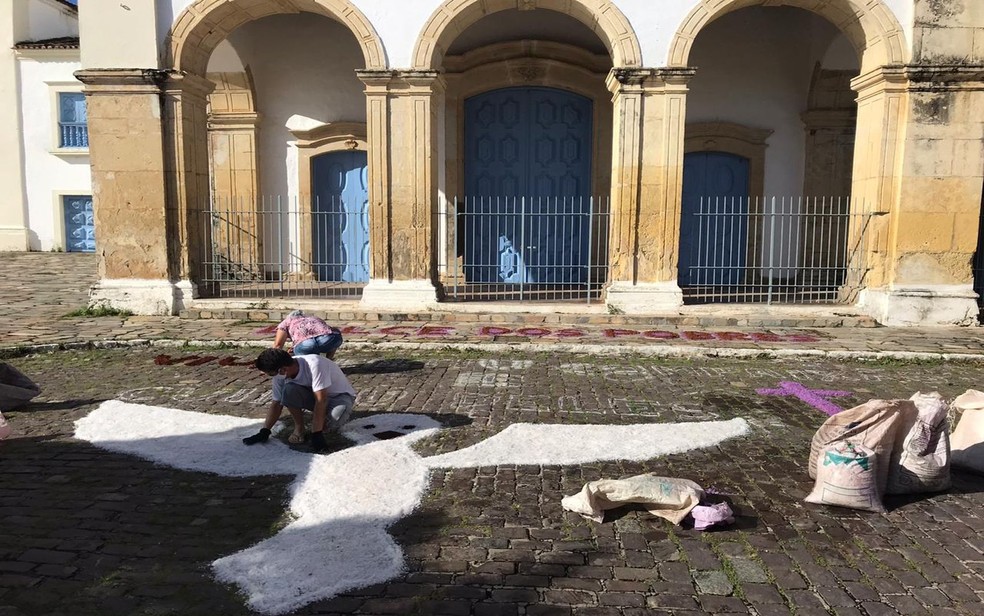 Tapetes de Corpus Christi reduzidos em São Cristóvão, Sergipe — Foto: Rafael Carvalho/TV Sergipe