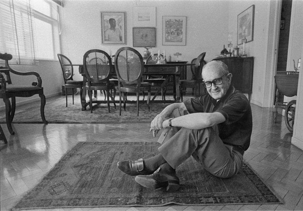Carlos Drummond de Andrade em 1982 — Foto: Rogerio Reis/Divulgação
