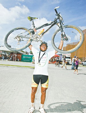 Gilberto Silva, vencedor cearense das bikes no Piocerá 2013 (Foto: Kid Júnior/Agência Diário)