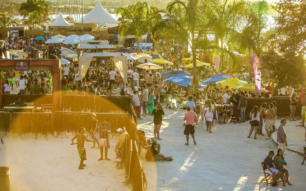 Evento 'Na praia', na orla do Lago Paranoá, em Brasília em 2015 (Foto: Um Nome Produção/Na Praia/Divulgação)