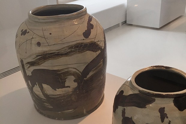 From a set of twelve jars and vessels by contemporary potter Ree Soo (Foto: Suzy Menkes/Instagram)