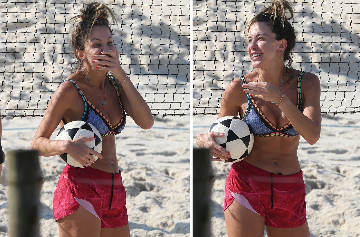 Bárbara Coelho treina futevôlei em praia carioca (Foto: Francisco Silva/AgNews)