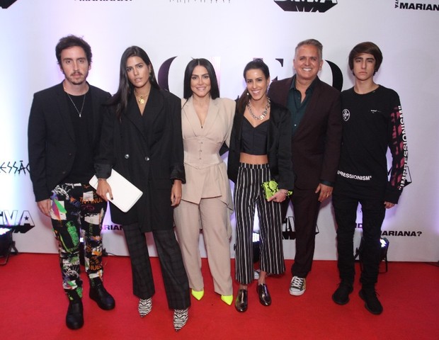 Cleo com  Wagner Santisteban, Antonia Morais, Ana Morais, Orlando Moraes e Bento Morais (Foto: Brazil News)
