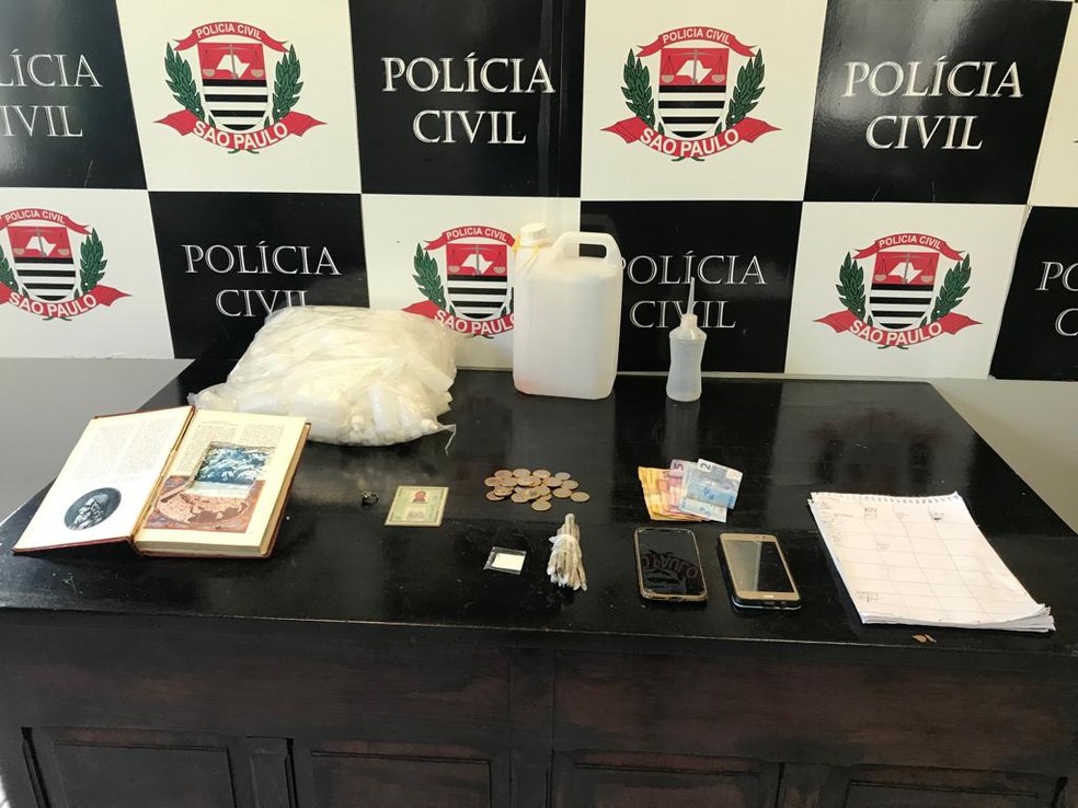 Apreensões e prisões aconteceram em várias cidades da Baixada Santista nesta quarta-feira (29) — Foto: G1 Santos