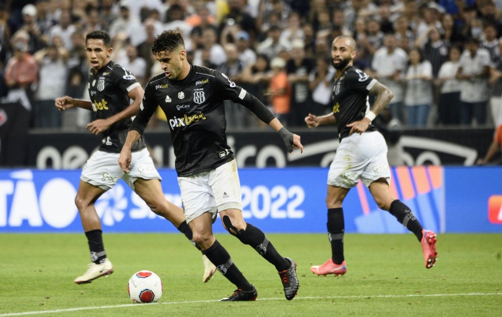 Trio emprestado à Ponte Preta tem situações diferentes com o Corinthians para 2023